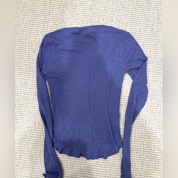 Women’s Free People long sleeve with buttons - Picture 2 of 3